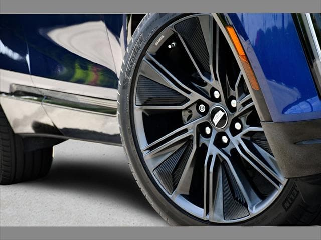 2025 Cadillac LYRIQ SUV in Opulent Blue Metallic thumbnail 11