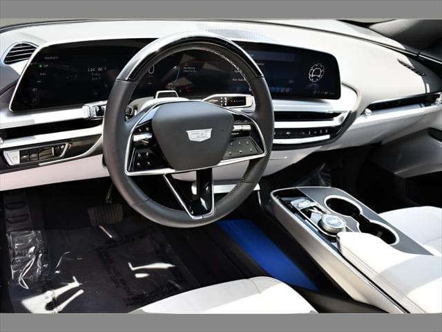 2025 Cadillac LYRIQ SUV in Opulent Blue Metallic thumbnail 13