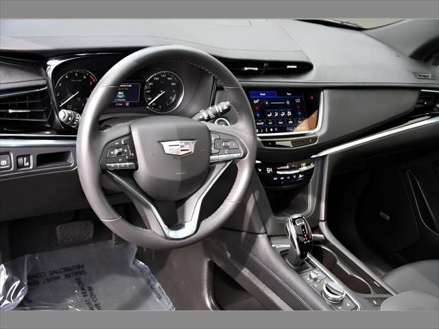 2024 Cadillac XT6 SUV in Stellar Black Metallic thumbnail 13
