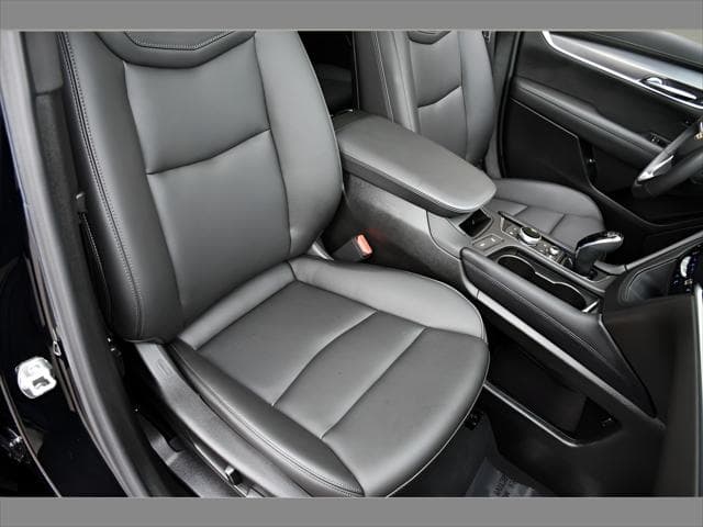 2024 Cadillac XT6 SUV in Stellar Black Metallic thumbnail 32