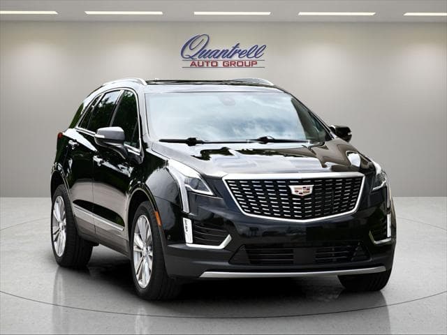 2024 Cadillac XT5 SUV in Stellar Black Metallic thumbnail 2