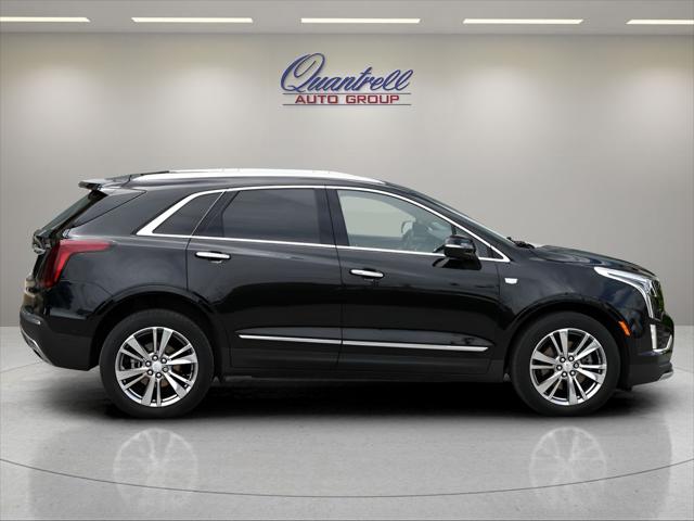 2024 Cadillac XT5 SUV in Stellar Black Metallic thumbnail 3