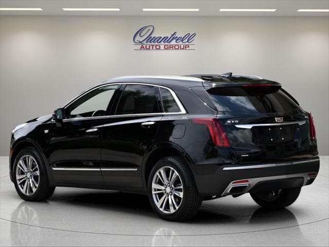 2024 Cadillac XT5 SUV in Stellar Black Metallic thumbnail 6