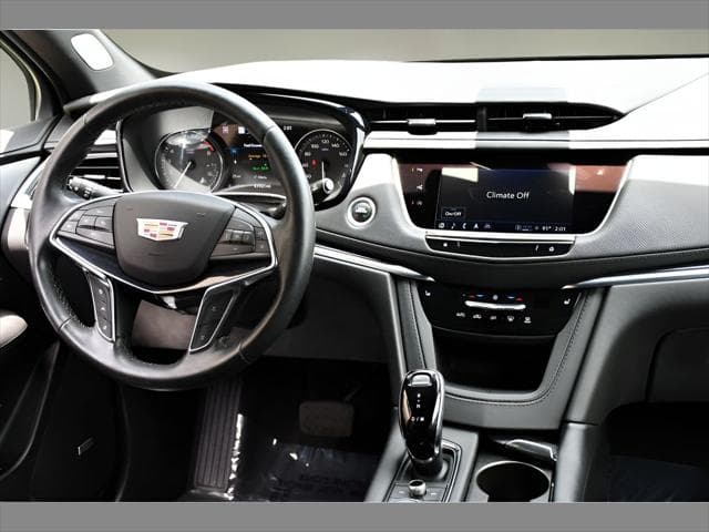 2024 Cadillac XT5 SUV in Stellar Black Metallic thumbnail 18