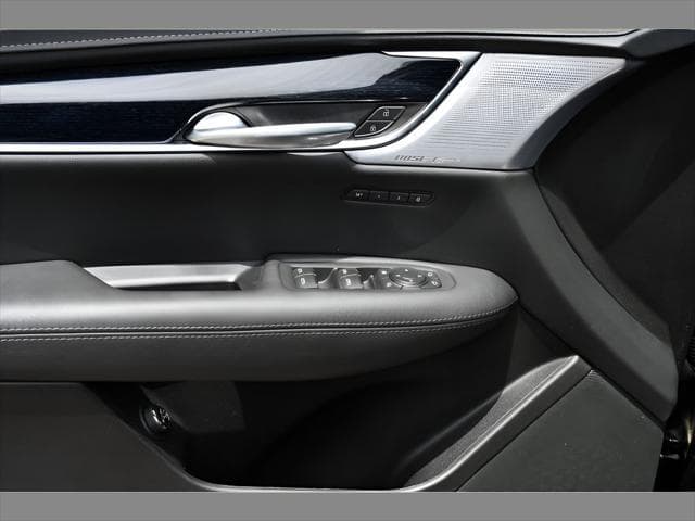 2024 Cadillac XT5 SUV in Stellar Black Metallic thumbnail 26