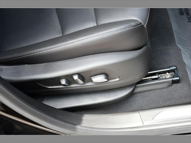2024 Cadillac XT5 SUV in Stellar Black Metallic thumbnail 33