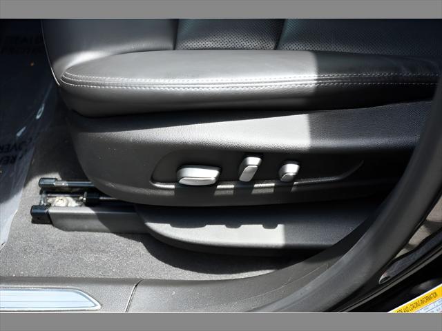 2024 Cadillac XT5 SUV in Stellar Black Metallic thumbnail 35