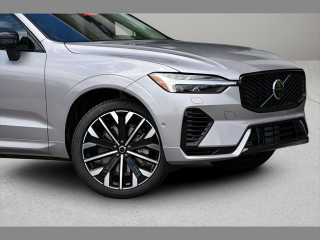 2026 Volvo XC60 Plug-In Hybrid SUV in Aurora Silver thumbnail 10
