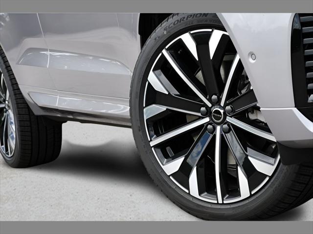 2026 Volvo XC60 Plug-In Hybrid SUV in Aurora Silver thumbnail 11