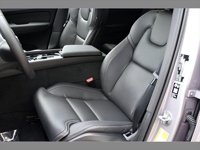 2026 Volvo XC60 Plug-In Hybrid SUV in Aurora Silver thumbnail 13