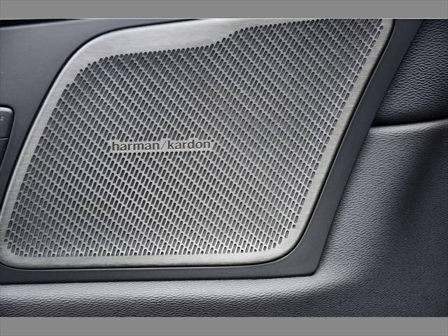 2026 Volvo XC60 Plug-In Hybrid SUV in Aurora Silver thumbnail 24