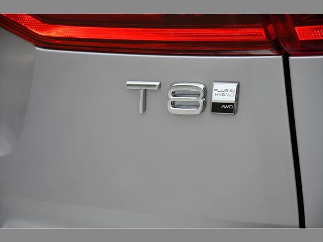 2026 Volvo XC60 Plug-In Hybrid SUV in Aurora Silver thumbnail 25