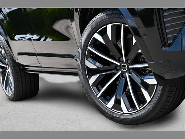 2026 Volvo XC90 SUV in Onyx Black Metallic thumbnail 11