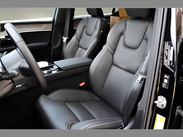 2026 Volvo XC90 SUV in Onyx Black Metallic thumbnail 13