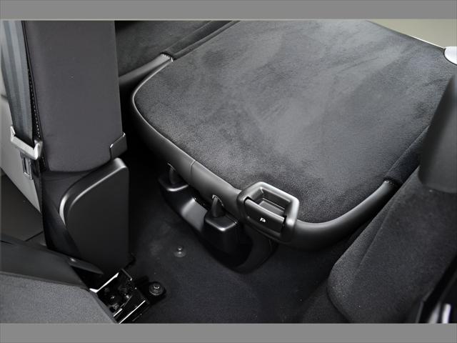 2026 Volvo XC90 SUV in Onyx Black Metallic thumbnail 16