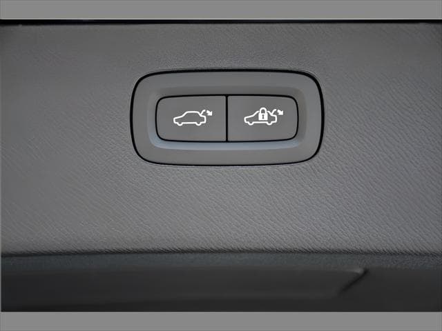 2026 Volvo XC90 SUV in Onyx Black Metallic thumbnail 26