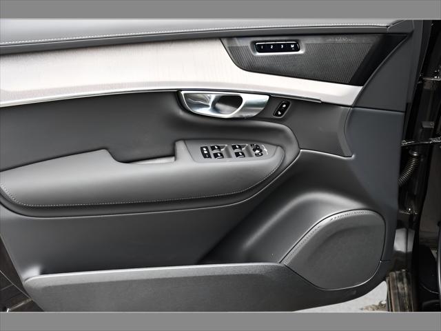 2026 Volvo XC90 SUV in Onyx Black Metallic thumbnail 28