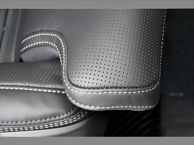 2026 Volvo XC90 SUV in Onyx Black Metallic thumbnail 34