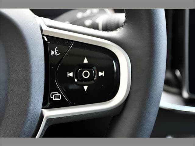2026 Volvo XC90 SUV in Onyx Black Metallic thumbnail 36