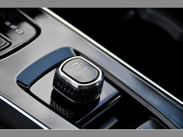 2026 Volvo XC90 SUV in Onyx Black Metallic thumbnail 38