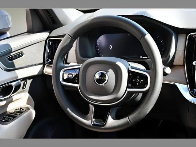 2026 Volvo XC90 SUV in Vapour Grey Metallic thumbnail 17