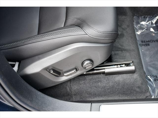 2026 Volvo XC90 Plug-In Hybrid SUV in Denim Blue Metallic thumbnail 33