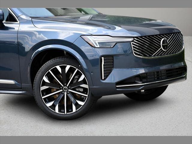 2026 Volvo XC90 Plug-In Hybrid SUV in Denim Blue Metallic thumbnail 10