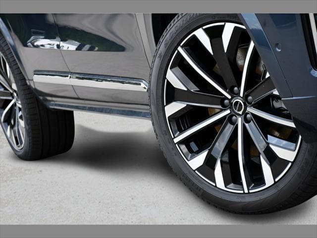 2026 Volvo XC90 Plug-In Hybrid SUV in Denim Blue Metallic thumbnail 11