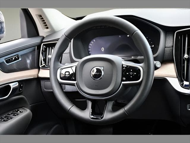 2026 Volvo XC90 Plug-In Hybrid SUV in Denim Blue Metallic thumbnail 17
