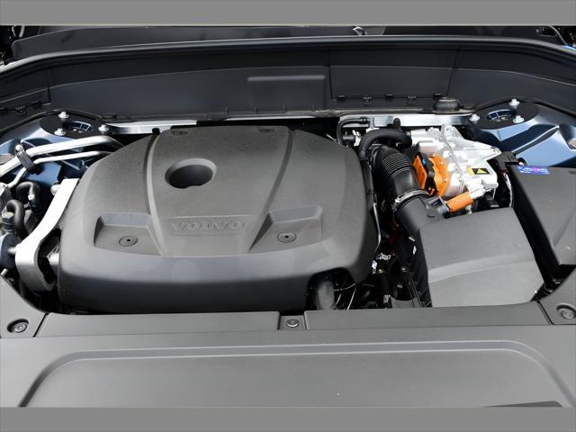 2026 Volvo XC90 Plug-In Hybrid SUV in Denim Blue Metallic thumbnail 27