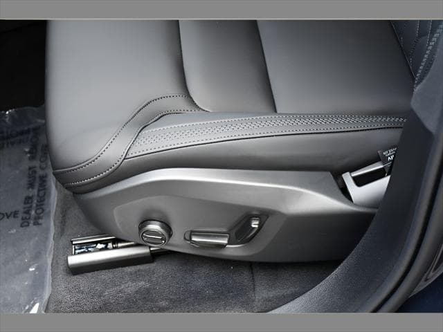 2026 Volvo XC90 Plug-In Hybrid SUV in Denim Blue Metallic thumbnail 34