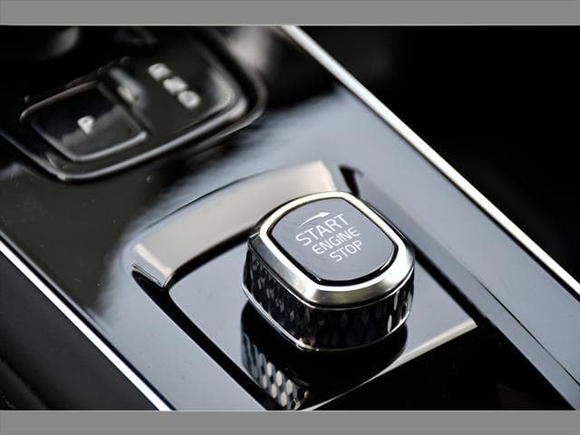 2026 Volvo XC90 Plug-In Hybrid SUV in Denim Blue Metallic thumbnail 37