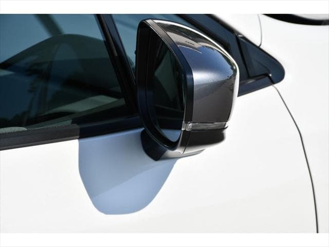 2026 Subaru Crosstrek SUV in Crystal White Pearl thumbnail 28