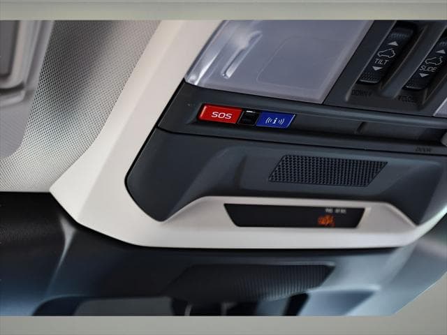 2026 Subaru Crosstrek SUV in Crystal White Pearl thumbnail 38