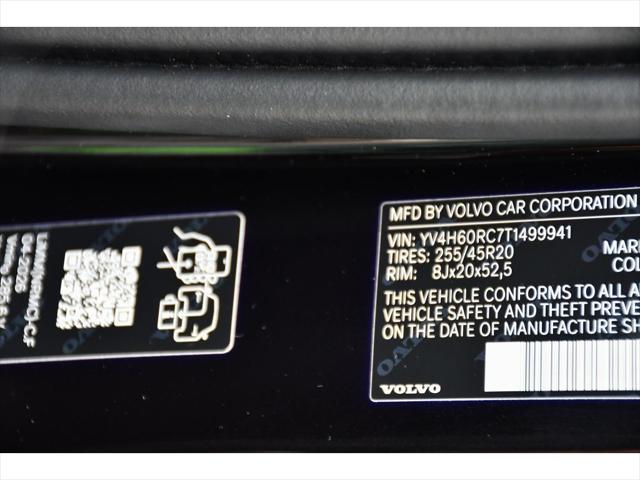 2026 Volvo XC60 Plug-In Hybrid SUV in Onyx Black Metallic thumbnail 24
