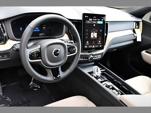 2026 Volvo XC60 Plug-In Hybrid SUV in Onyx Black Metallic thumbnail 8