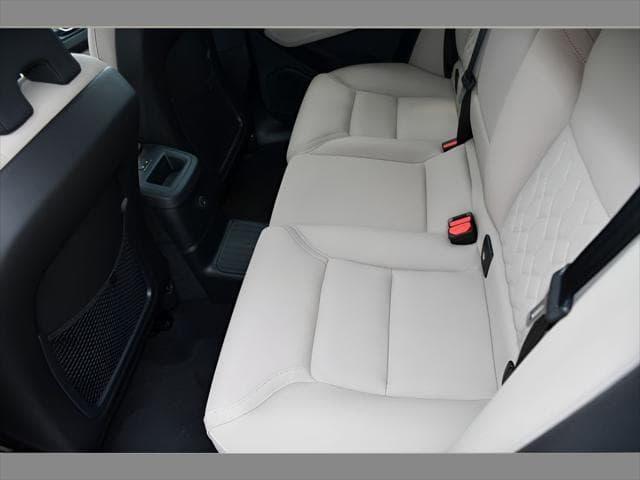 2026 Volvo XC60 Plug-In Hybrid SUV in Onyx Black Metallic thumbnail 11