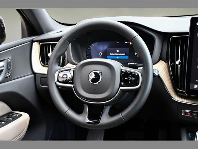 2026 Volvo XC60 Plug-In Hybrid SUV in Onyx Black Metallic thumbnail 12