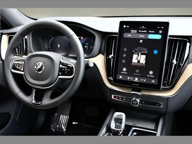 2026 Volvo XC60 Plug-In Hybrid SUV in Onyx Black Metallic thumbnail 13