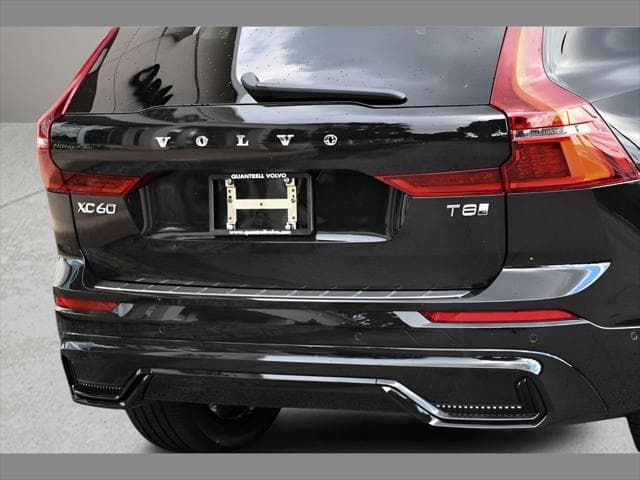 2026 Volvo XC60 Plug-In Hybrid SUV in Onyx Black Metallic thumbnail 26