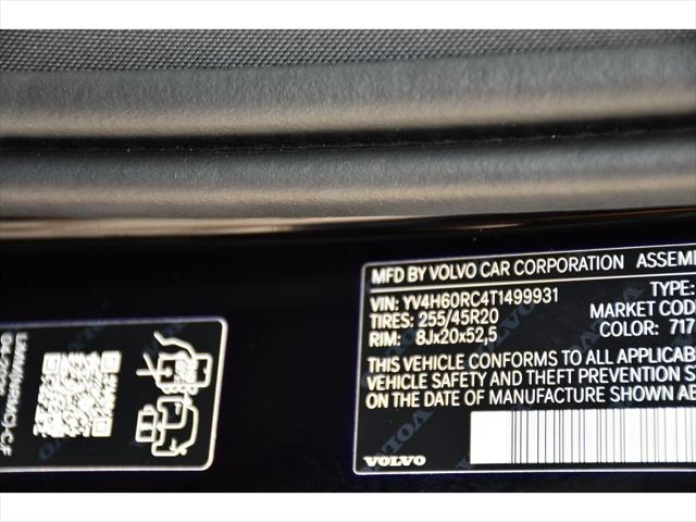 2026 Volvo XC60 Plug-In Hybrid SUV in Onyx Black Metallic thumbnail 27
