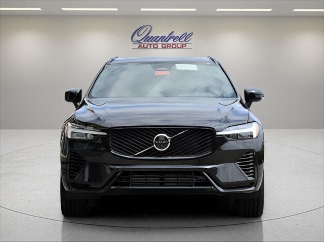 2026 Volvo XC60 Plug-In Hybrid SUV in Onyx Black Metallic thumbnail 9