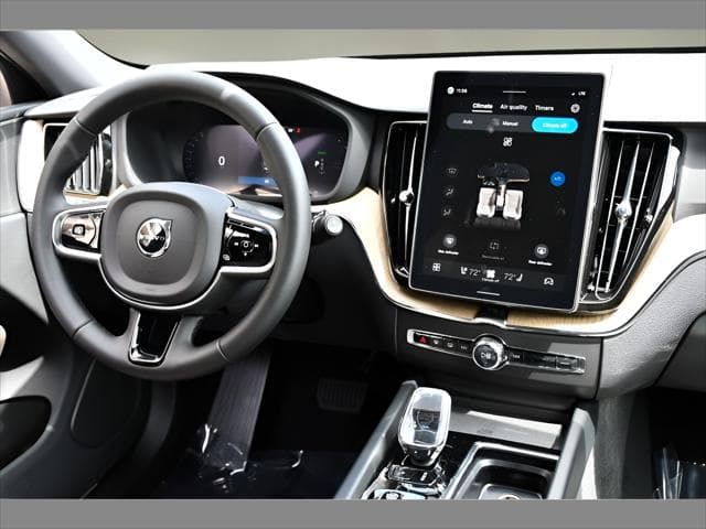 2026 Volvo XC60 Plug-In Hybrid SUV in Onyx Black Metallic thumbnail 17