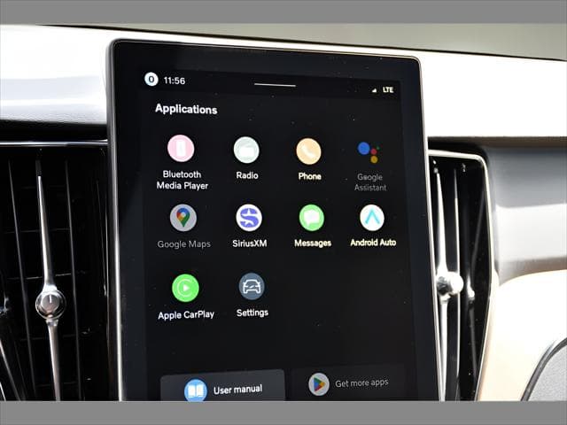 2026 Volvo XC60 Plug-In Hybrid SUV in Onyx Black Metallic thumbnail 19
