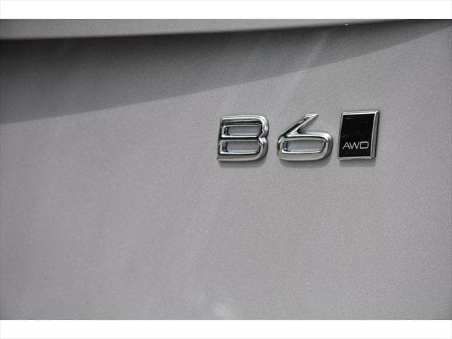 2026 Volvo XC90 SUV in Aurora Silver thumbnail 28