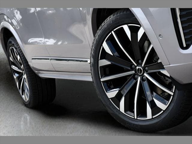 2026 Volvo XC90 SUV in Aurora Silver thumbnail 11