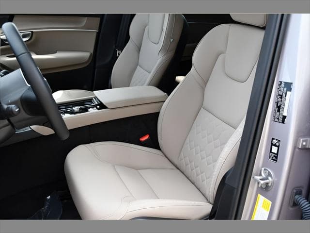 2026 Volvo XC90 SUV in Aurora Silver thumbnail 13