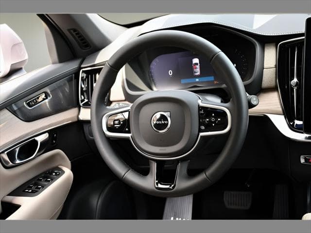 2026 Volvo XC90 SUV in Aurora Silver thumbnail 17