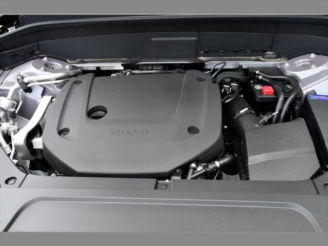 2026 Volvo XC90 SUV in Aurora Silver thumbnail 25