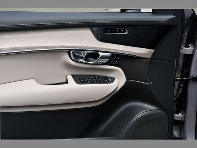 2026 Volvo XC90 SUV in Aurora Silver thumbnail 26